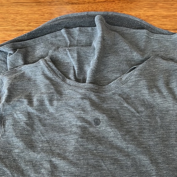 Grey lululemon top - Picture 3 of 5